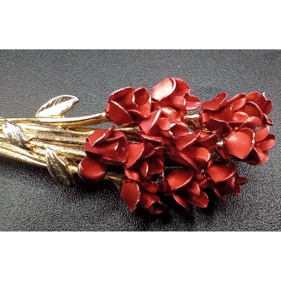 Red Rose Bouquet Brooch Pin Vintage DM 97 Gold Tone 2 Inch Flowers Accessory - Picture 4 of 16